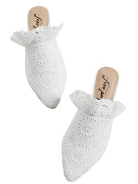 🆕{Free People} Sienna Eyelet Lace Ruffle Mules